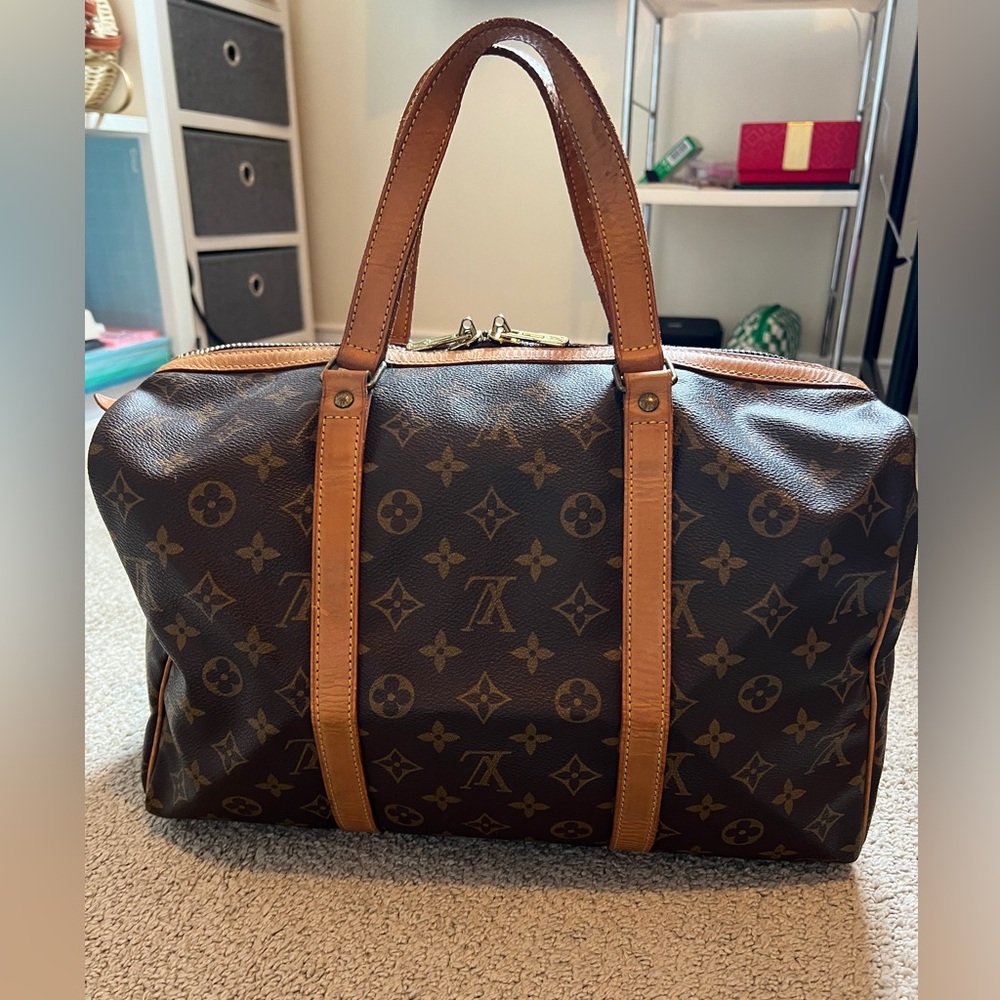 Authentic Louis Vuitton Sac Souple 35